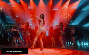 SOUNDARYA SHARMA nude in Housefull 4
