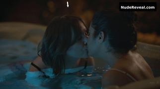TARA LYNNE BARR nude in Casual