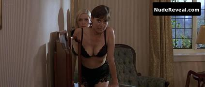 JAMIE LEE CURTIS nude in Fierce Creatures