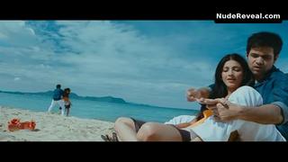 SHRUTI HAASAN nude in Dil Toh Baccha Hai Ji