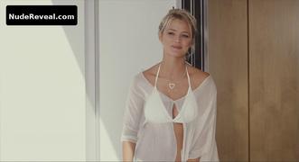 VIRGINIE EFIRA nude in Le Siffleur