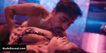 CAROLINA LOUREIRO nude in O Clube
