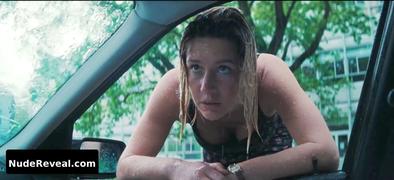 ADELE EXARCHOPOULOS nude in Beating Hearts