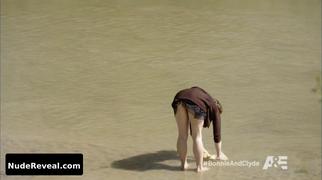 HOLLIDAY GRAINGER nude in Bonnie and Clyde