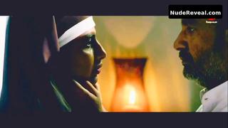 HONEY ROSE nude in Aquarium