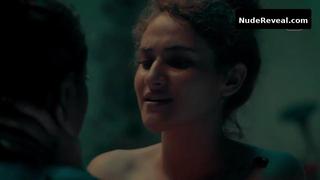 ARSHIYA ARSHI nude in Hai Taubba