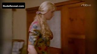 VERONICA FERRES nude in Der Bergdoktor