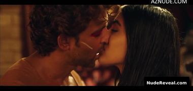 POOJA HEGDE nude in Mohenjo Daro