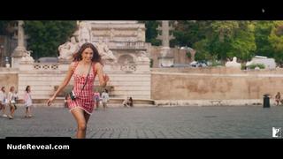 KIARA ADVANI nude in War 2