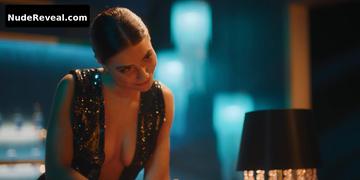 CAROLINA CARVALHO nude in O Clube
