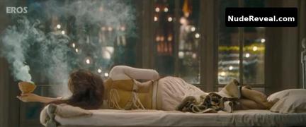 DEEPIKA PADUKONE nude in Ramleela