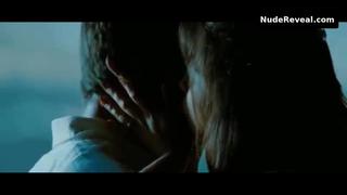 TRISHA KRISHNAN nude in Vinnaithaandi Varuvaayaa