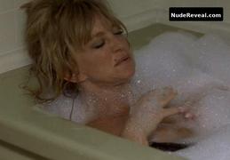 GOLDIE HAWN nude in The Banger Sisters