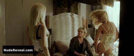 PAULINA GALAZKA nude in Girls to Buy