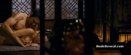 CHO YEO-JEONG nude in The Servant