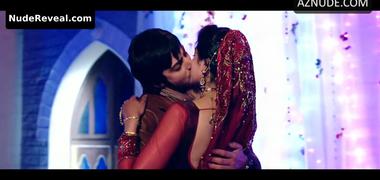 RAKUL PREET SINGH nude in Yaariyan
