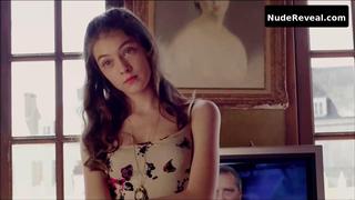 ANAMARIA VARTOLOMEI nude in C comme Couteau