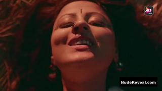 MRIDULA MAHAJAN nude in Gandi Baat