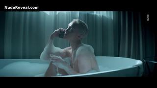 DARIYA MOROZ nude in Zhit zhizn