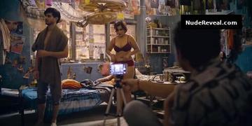 APURVA SINGH nude in Yeh Kaali Kaali Ankhein