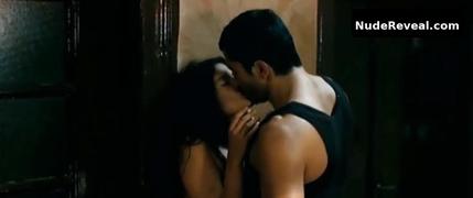 BERRAK TUZUNATAC nude in Ejder Kapani
