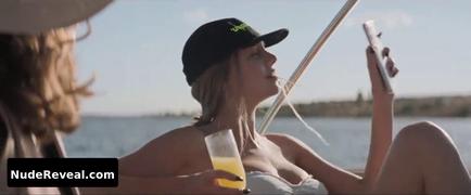 ESTER EXPOSITO nude in Lost in the Night