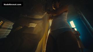 ANNA SZYMANCZYK nude in X-Rated Queen