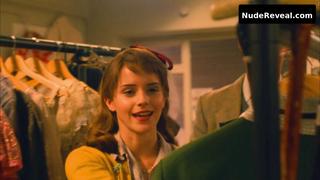 EMMA WATSON nude in My Week with Marilyn