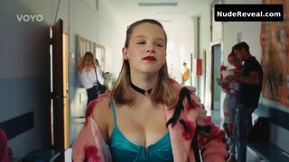 IVA KRUNTORADOVA nude in Sex O’clock