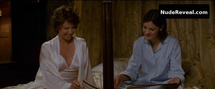 KATHLEEN QUINLAN nude in Made of Honor