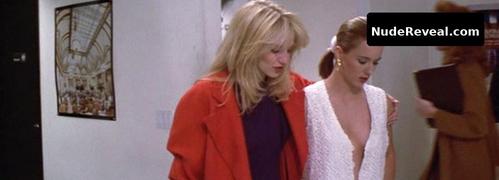 TEA LEONI nude in Switch