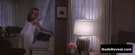 MICHELLE PFEIFFER nude in What Lies Beneath