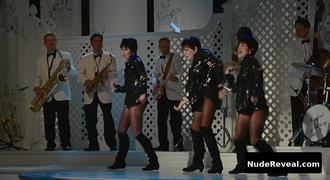 LIZA MINNELLI nude in Sex and the City 2