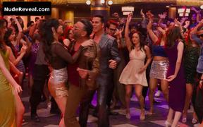 SOUNDARYA SHARMA nude in Housefull 4