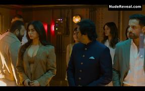 SOUNDARYA SHARMA nude in Housefull 4