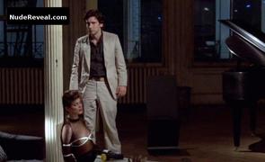LINDA FIORENTINO nude in After Hours