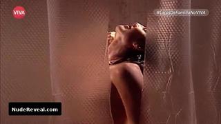 DEBORAH SECCO nude in Lacos de Familia