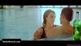 MANDANA KARIMI nude in The Casino