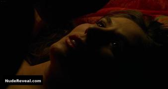 AMIRA CASAR nude in Le Coeur a L