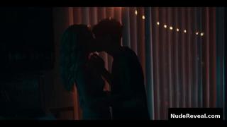 EVELYNE BROCHU nude in Chouchou