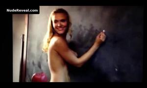 DOMINIQUE SWAIN nude in Peta Advertisement