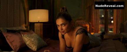 DEEPIKA PADUKONE nude in Pathan