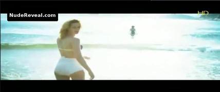 LEANDRA LEAL nude in O Uivo Da Gaita