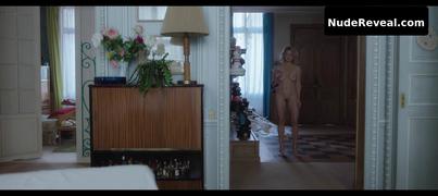 VIRGINIE EFIRA nude in En Attendant Bojangles