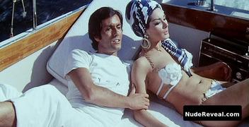 EDWIGE FENECH nude in 5 bambole per la luna d