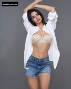 SOUNDARYA SHARMA nude in Housefull 4
