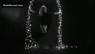 ROSIE HUNTINGTON-WHITELEY nude in LOVE Advent