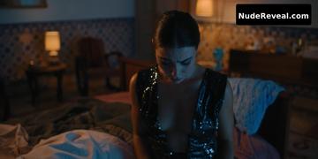 CAROLINA CARVALHO nude in O Clube