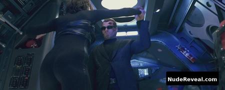 MILLA JOVOVICH nude in Resident Evil: Afterlife