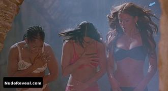 KATHLEEN ROBERTSON nude in Scary Movie 2